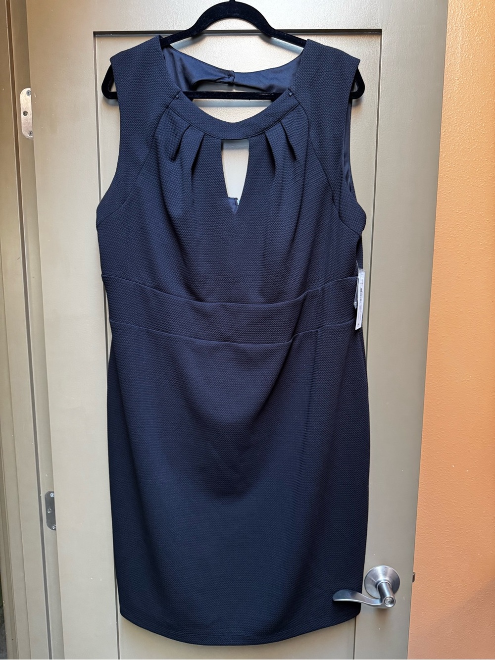 Bisou Bisou black Sleeveless Keyhole Sheath Dress 22W NWT